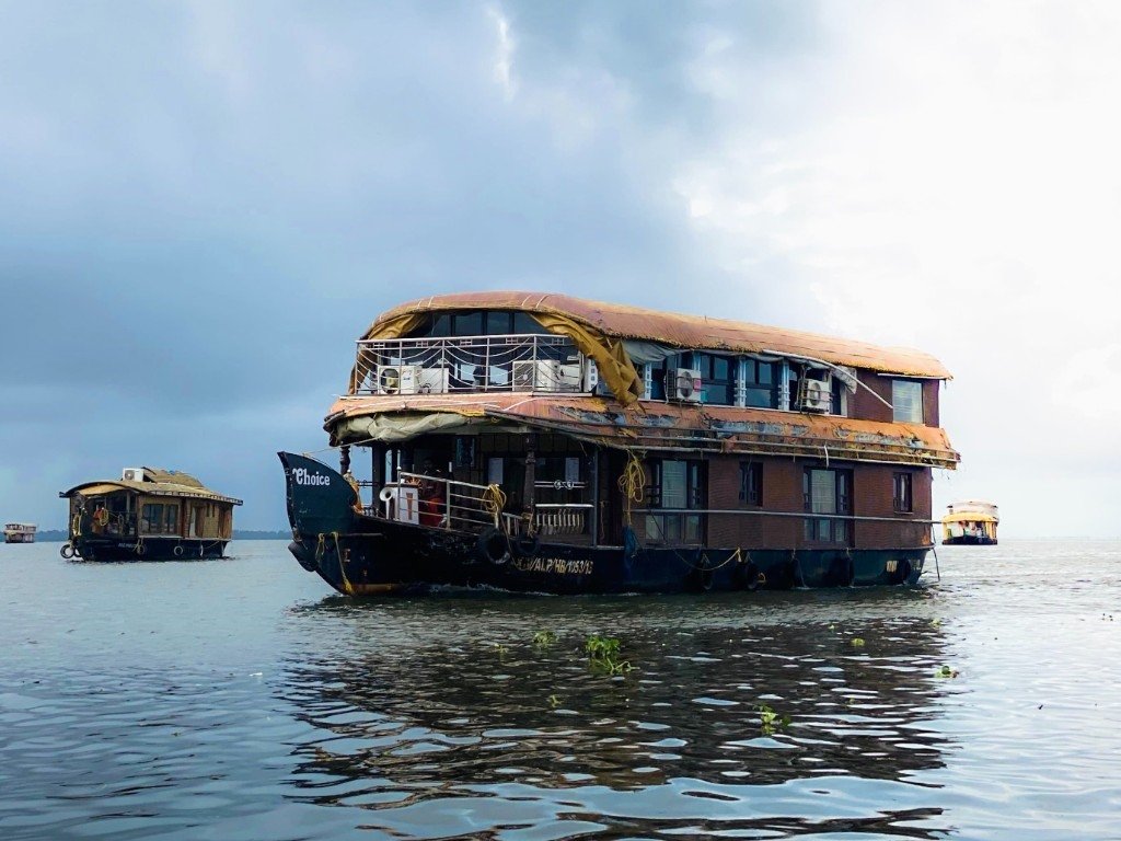 Houseboat and Shikara Boat Booking